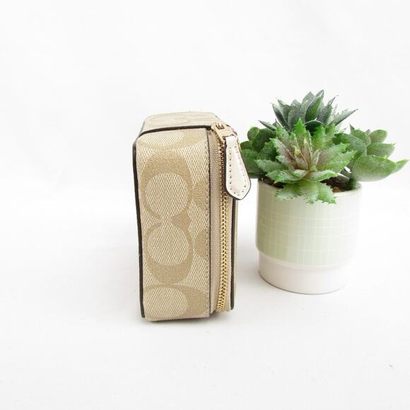 Coach Large Jewelry Box In Signature Canvas - Picture 3 of 8